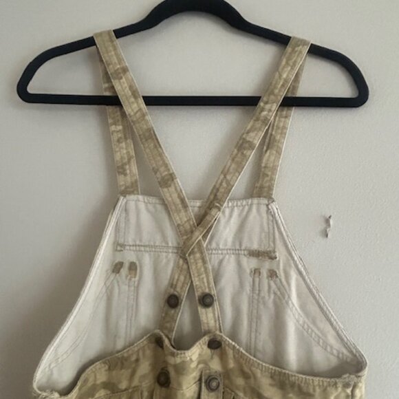 We The Free Way It Goes Camo Bib Adjustable Strap Back Cinch Harem Overalls NEW - Picture 10 of 16